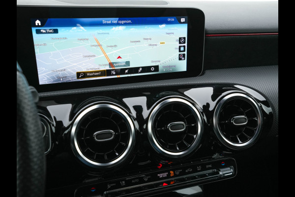 Mercedes-Benz A-Klasse 200 Business Solution AMG-Sportpack Aut. *DIGI-WIDESCREEN-COCKPIT | LEATHER-MICROFIBRE | CAMERA | FULL-LED | SPORT-SEATS | NAVI-FULLMAP | HEATED-SEATS | SHIFT-PADDLES | 18''ALU*