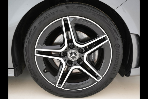 Mercedes-Benz A-Klasse 200 Business Solution AMG-Sportpack Aut. *DIGI-WIDESCREEN-COCKPIT | LEATHER-MICROFIBRE | CAMERA | FULL-LED | SPORT-SEATS | NAVI-FULLMAP | HEATED-SEATS | SHIFT-PADDLES | 18''ALU*