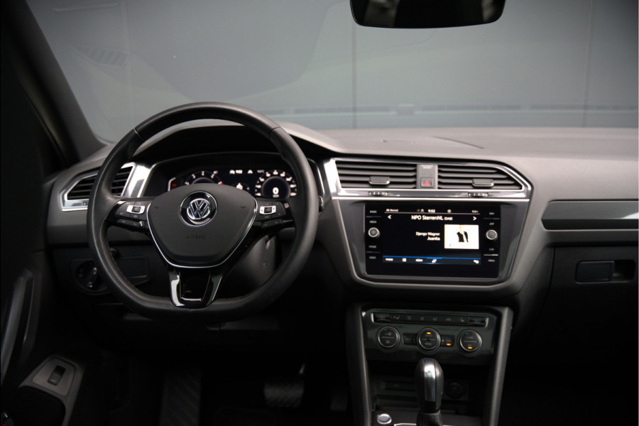 Volkswagen Tiguan Allspace 1.5 TSI DSG Highline Business R | R-Line | Panoramadak | Trekhaak | Massage | Stoelverwarming | Stuurverwarming | Keyless | Camera | Adaptive Cruise Control | Apple Carplay | Navigatie | Virtual Cockpit | Automaat | *5