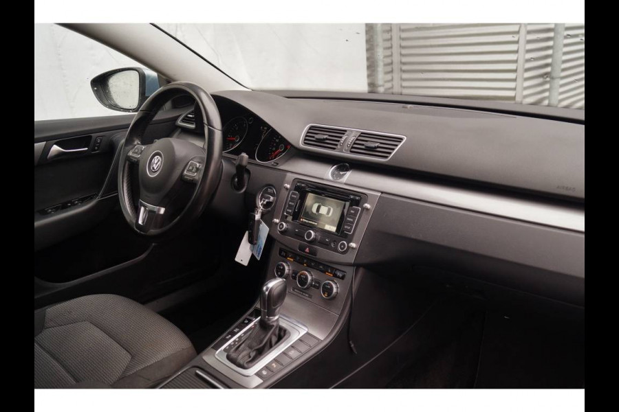 Volkswagen Passat 1.6 TDI DSG Comfortline Executive -NAVI-ECC-PDC-