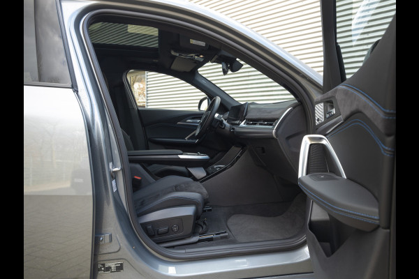 BMW iX2 xDrive30 M-Sport - Pano - Driving Ass - Harman Kardon - Head-Up