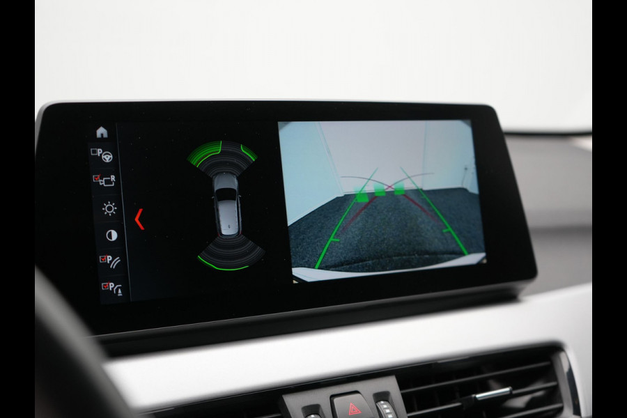 BMW X1 xDrive25e Sportline Plug In Hybrid PHEV | Adaptive Cruise | Lederen Sportstoelen Memory | Head Up | Camera | Sfeerverlichting | Stuurverwarming |