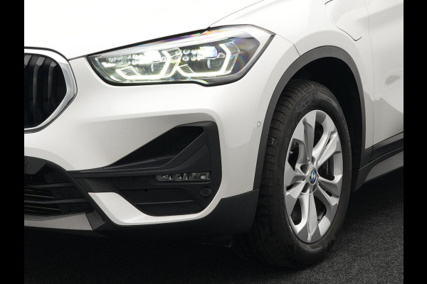 BMW X1 xDrive25e Sportline Plug In Hybrid PHEV | Adaptive Cruise | Lederen Sportstoelen Memory | Head Up | Camera | Sfeerverlichting | Stuurverwarming |