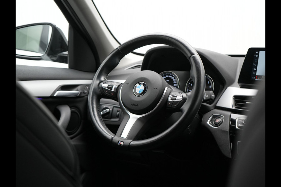 BMW X1 xDrive25e Sportline Plug In Hybrid PHEV | Adaptive Cruise | Lederen Sportstoelen Memory | Head Up | Camera | Sfeerverlichting | Stuurverwarming |