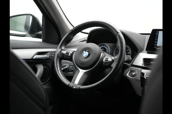 BMW X1 xDrive25e Sportline Plug In Hybrid PHEV | Adaptive Cruise | Lederen Sportstoelen Memory | Head Up | Camera | Sfeerverlichting | Stuurverwarming |