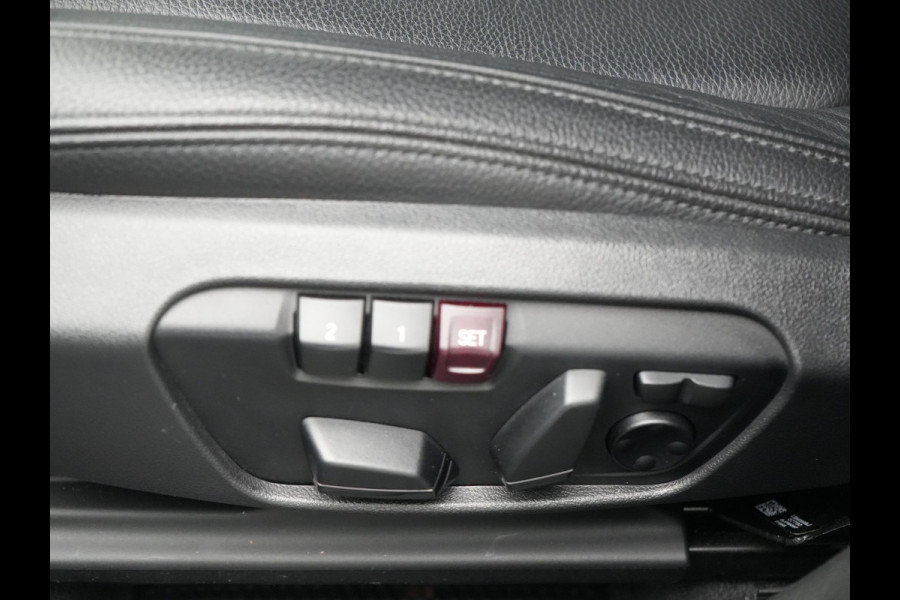 BMW X1 xDrive25e Sportline Plug In Hybrid PHEV | Adaptive Cruise | Lederen Sportstoelen Memory | Head Up | Camera | Sfeerverlichting | Stuurverwarming |