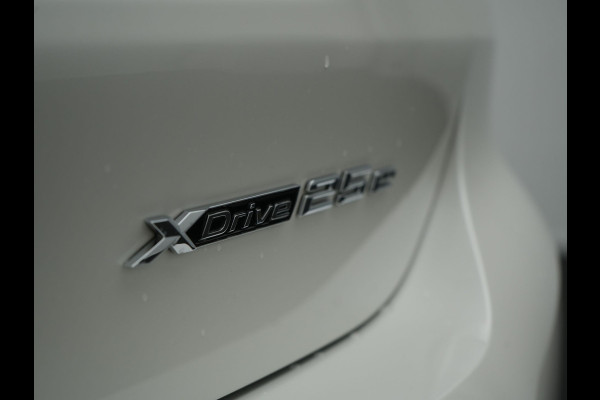 BMW X1 xDrive25e Sportline Plug In Hybrid PHEV | Adaptive Cruise | Lederen Sportstoelen Memory | Head Up | Camera | Sfeerverlichting | Stuurverwarming |