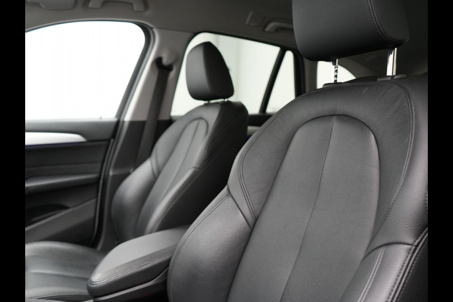 BMW X1 xDrive25e Sportline Plug In Hybrid PHEV | Adaptive Cruise | Lederen Sportstoelen Memory | Head Up | Camera | Sfeerverlichting | Stuurverwarming |