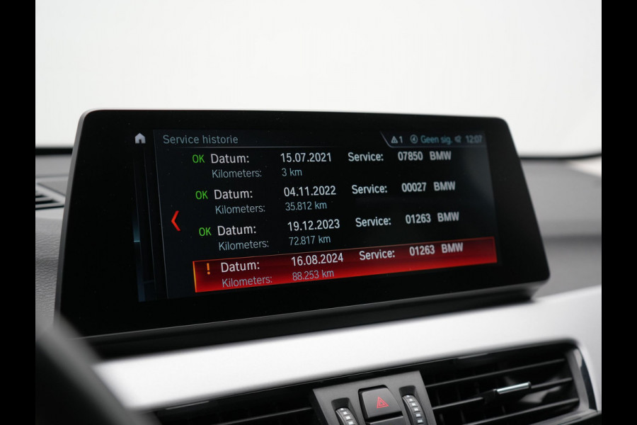 BMW X1 xDrive25e Sportline Plug In Hybrid PHEV | Adaptive Cruise | Lederen Sportstoelen Memory | Head Up | Camera | Sfeerverlichting | Stuurverwarming |