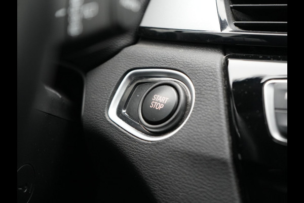 BMW X1 xDrive25e Sportline Plug In Hybrid PHEV | Adaptive Cruise | Lederen Sportstoelen Memory | Head Up | Camera | Sfeerverlichting | Stuurverwarming |