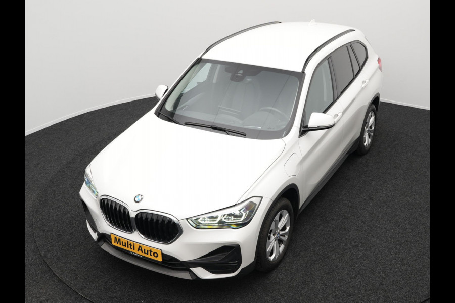 BMW X1 xDrive25e Sportline Plug In Hybrid PHEV | Adaptive Cruise | Lederen Sportstoelen Memory | Head Up | Camera | Sfeerverlichting | Stuurverwarming |