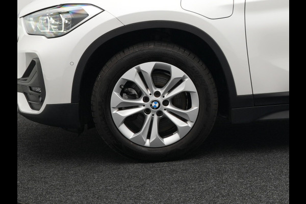 BMW X1 xDrive25e Sportline Plug In Hybrid PHEV | Adaptive Cruise | Lederen Sportstoelen Memory | Head Up | Camera | Sfeerverlichting | Stuurverwarming |