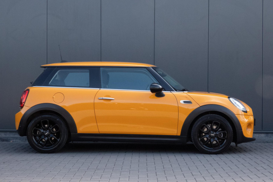 MINI Mini 1.5 Cooper Serious Business | NAVI | KEYLESS ENTRY | LED | LICHTMETAAL