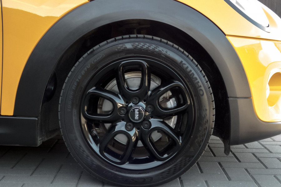 MINI Mini 1.5 Cooper Serious Business | NAVI | KEYLESS ENTRY | LED | LICHTMETAAL