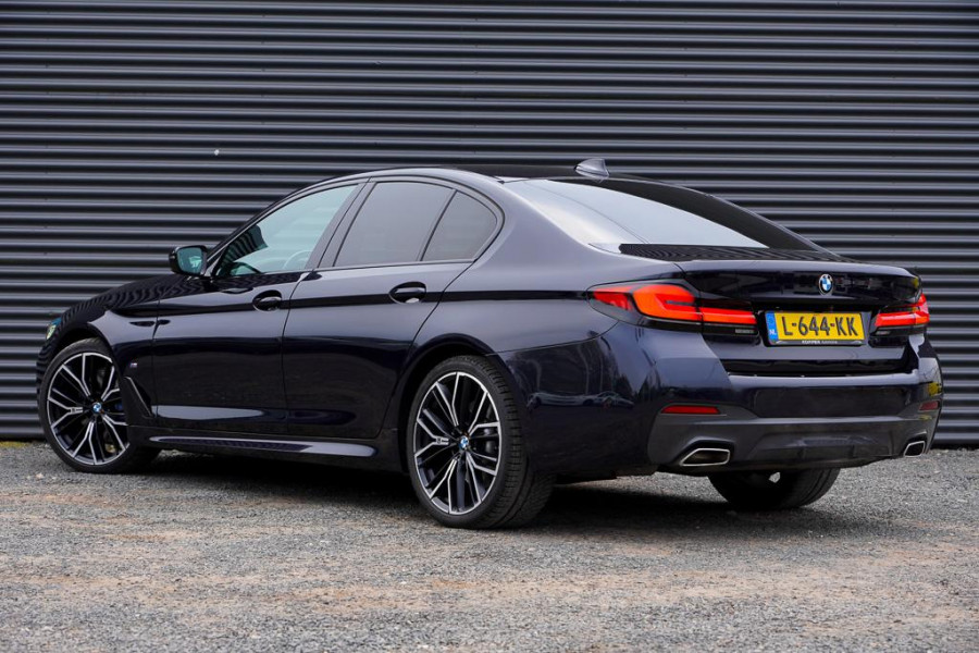 BMW 5 Serie 520i High Executive Edition / M-Sport / Schuifdak / Drive Assist / Laser