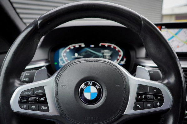 BMW 5 Serie 520i High Executive Edition / M-Sport / Schuifdak / Drive Assist / Laser