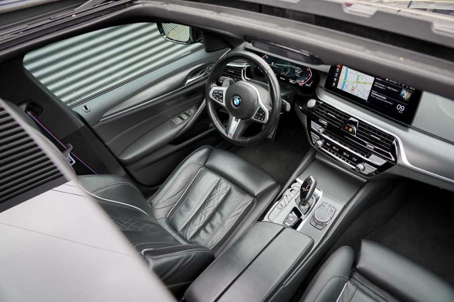 BMW 5 Serie 520i High Executive Edition / M-Sport / Schuifdak / Drive Assist / Laser