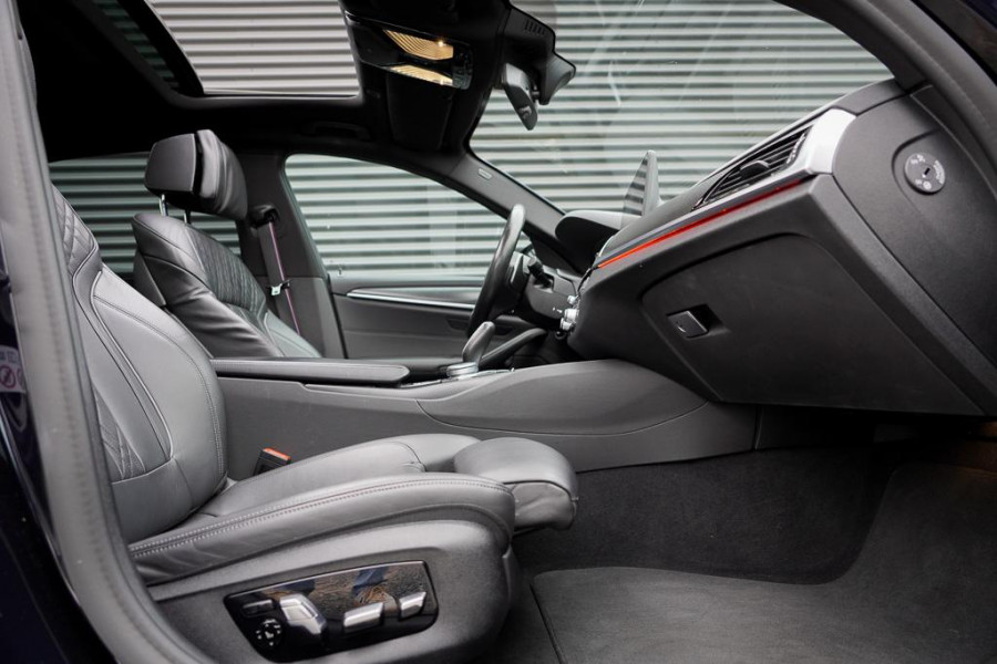 BMW 5 Serie 520i High Executive Edition / M-Sport / Schuifdak / Drive Assist / Laser