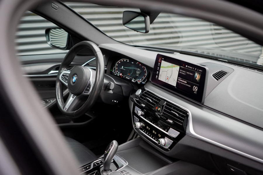 BMW 5 Serie 520i High Executive Edition / M-Sport / Schuifdak / Drive Assist / Laser