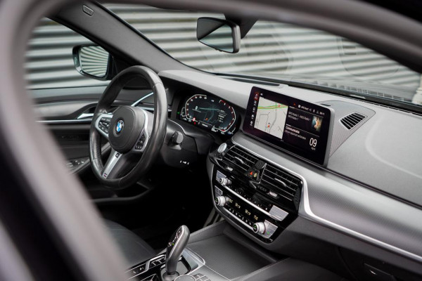 BMW 5 Serie 520i High Executive Edition / M-Sport / Schuifdak / Drive Assist / Laser