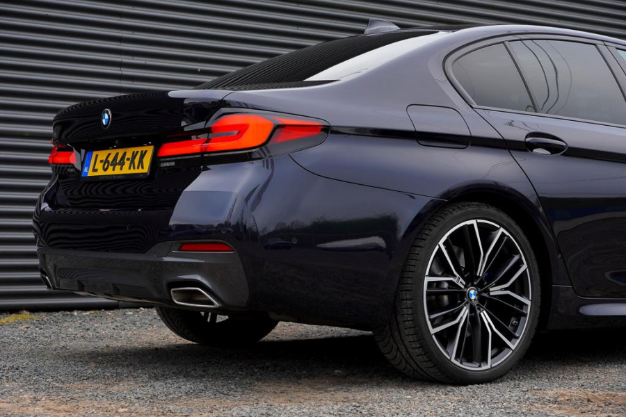 BMW 5 Serie 520i High Executive Edition / M-Sport / Schuifdak / Drive Assist / Laser