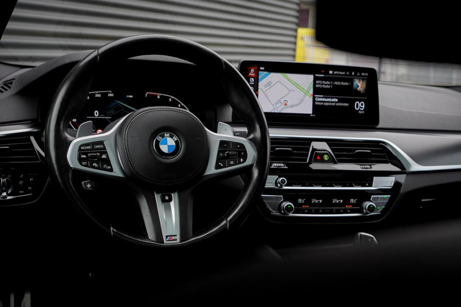 BMW 5 Serie 520i High Executive Edition / M-Sport / Schuifdak / Drive Assist / Laser