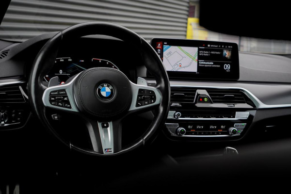BMW 5 Serie 520i High Executive Edition / M-Sport / Schuifdak / Drive Assist / Laser