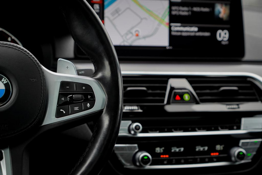 BMW 5 Serie 520i High Executive Edition / M-Sport / Schuifdak / Drive Assist / Laser