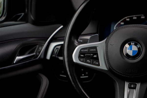 BMW 5 Serie 520i High Executive Edition / M-Sport / Schuifdak / Drive Assist / Laser