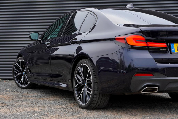 BMW 5 Serie 520i High Executive Edition / M-Sport / Schuifdak / Drive Assist / Laser