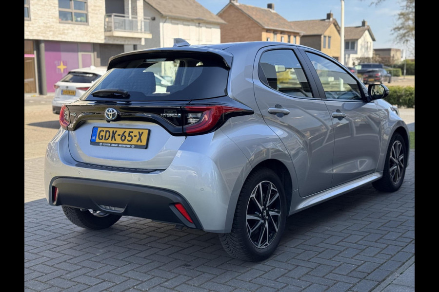 Toyota Yaris 1.5 Hybrid Dynamic Premium | Dodehoekherkenning, Parkeersensoren, Keyless, 16 inch, Stoelverwarming