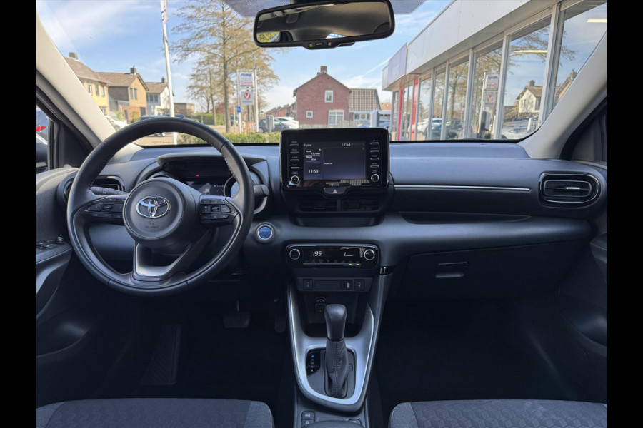 Toyota Yaris 1.5 Hybrid Dynamic Premium | Dodehoekherkenning, Parkeersensoren, Keyless, 16 inch, Stoelverwarming