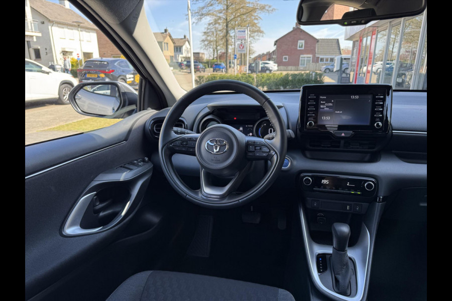 Toyota Yaris 1.5 Hybrid Dynamic Premium | Dodehoekherkenning, Parkeersensoren, Keyless, 16 inch, Stoelverwarming