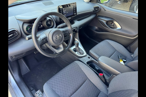 Toyota Yaris 1.5 Hybrid Dynamic Premium | Dodehoekherkenning, Parkeersensoren, Keyless, 16 inch, Stoelverwarming