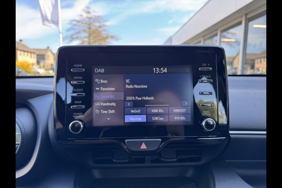Toyota Yaris 1.5 Hybrid Dynamic Premium | Dodehoekherkenning, Parkeersensoren, Keyless, 16 inch, Stoelverwarming