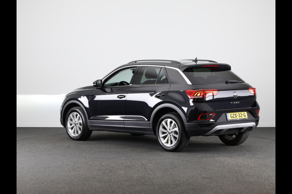 Volkswagen T-Roc Oranje Edition 1.5 / 150 pk DSG | Verlengde garantie | Navigatie via App | Parkeersensoren (Park assist) | Achteruitrijcamera | Adaptieve cruise control |