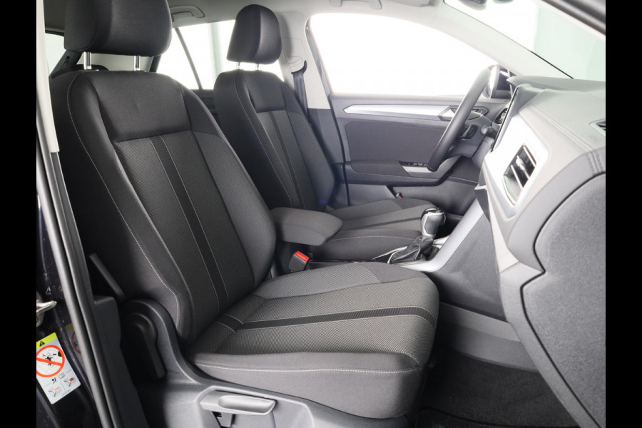Volkswagen T-Roc Oranje Edition 1.5 / 150 pk DSG | Verlengde garantie | Navigatie via App | Parkeersensoren (Park assist) | Achteruitrijcamera | Adaptieve cruise control |
