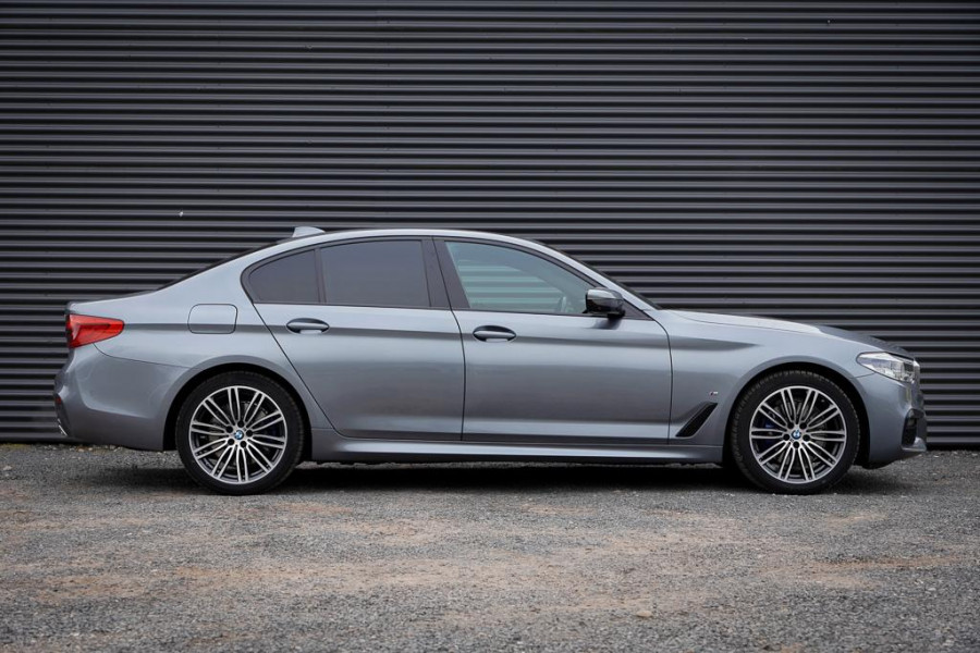 BMW 5 Serie 530e High Executive / M-Sport / Drive Assist Plus / Stoel-Stuurverwarming