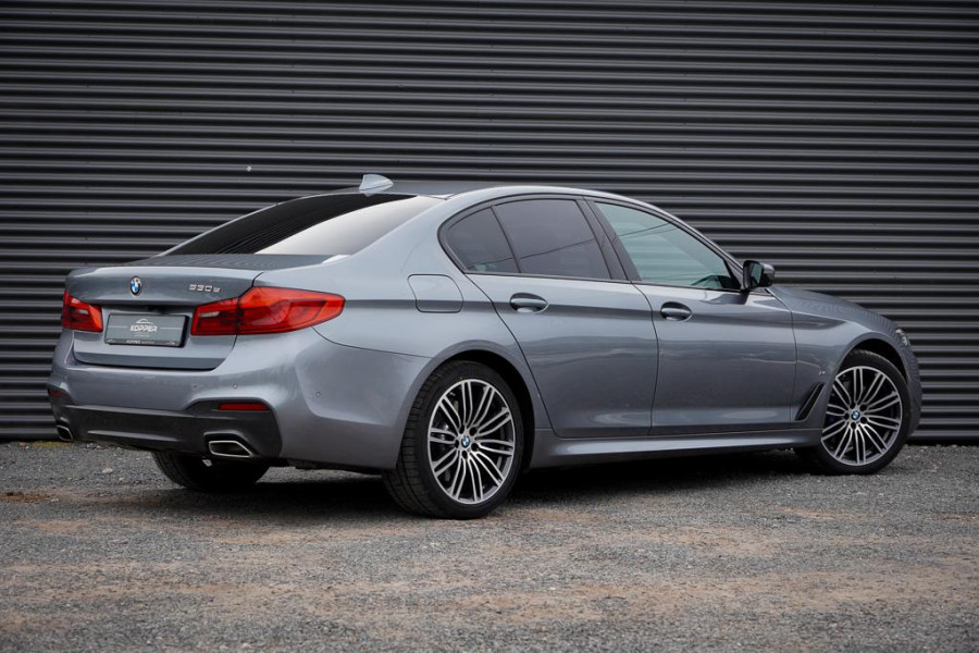 BMW 5 Serie 530e High Executive / M-Sport / Drive Assist Plus / Stoel-Stuurverwarming