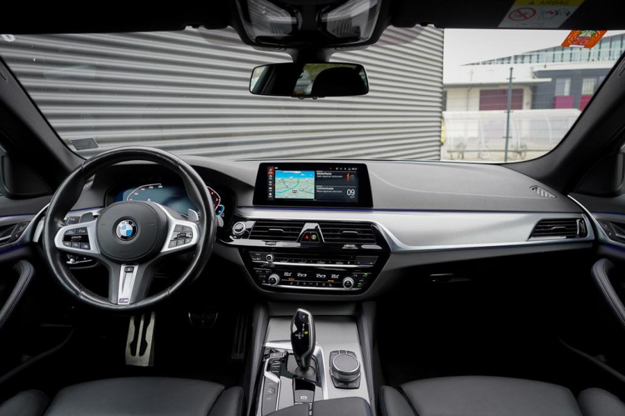 BMW 5 Serie 530e High Executive / M-Sport / Drive Assist Plus / Stoel-Stuurverwarming