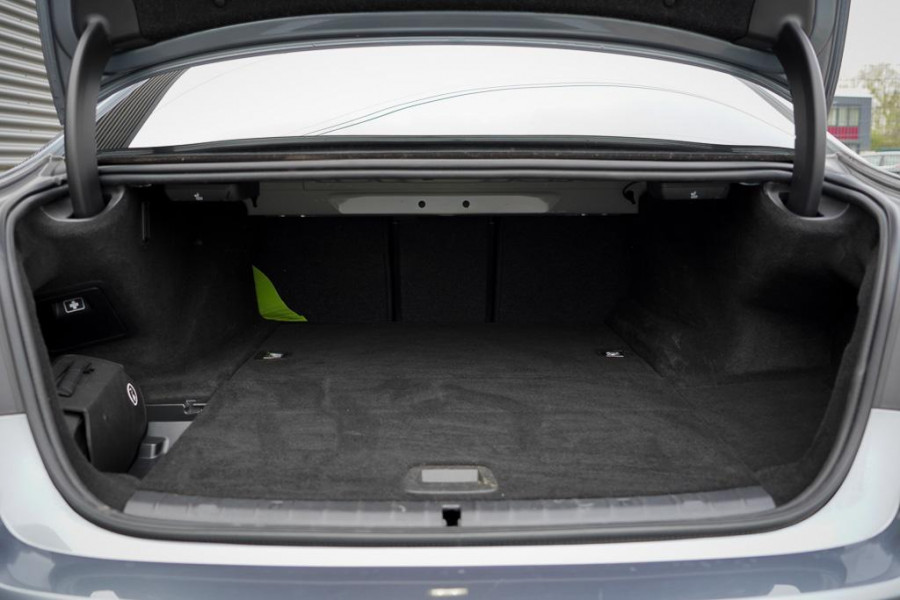 BMW 5 Serie 530e High Executive / M-Sport / Drive Assist Plus / Stoel-Stuurverwarming