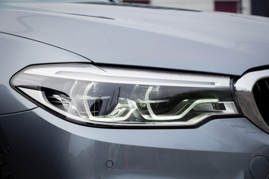 BMW 5 Serie 530e High Executive / M-Sport / Drive Assist Plus / Stoel-Stuurverwarming