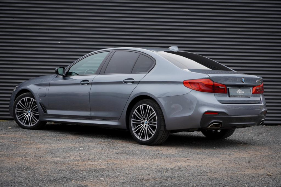 BMW 5 Serie 530e High Executive / M-Sport / Drive Assist Plus / Stoel-Stuurverwarming