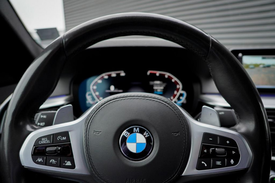 BMW 5 Serie 530e High Executive / M-Sport / Drive Assist Plus / Stoel-Stuurverwarming