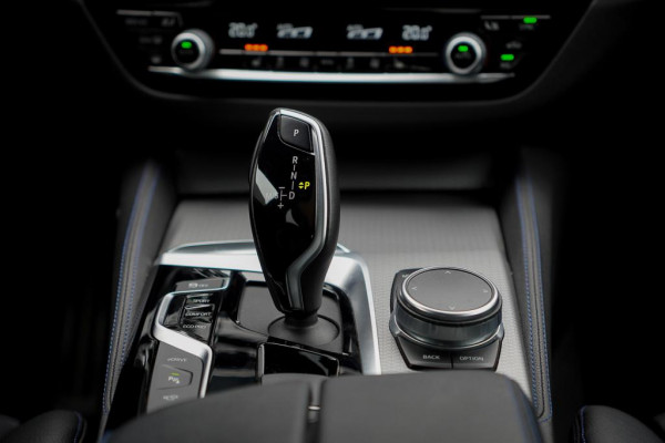 BMW 5 Serie 530e High Executive / M-Sport / Drive Assist Plus / Stoel-Stuurverwarming