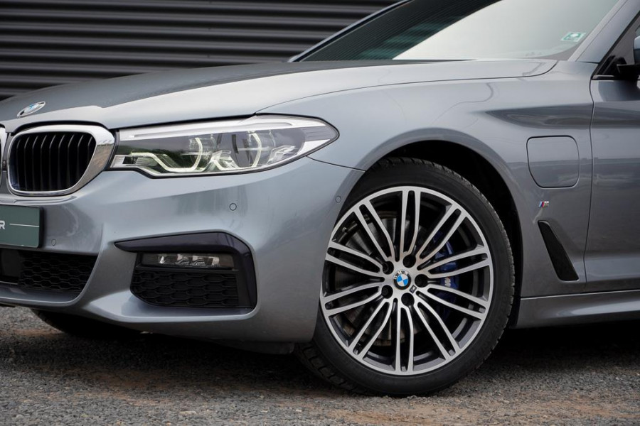 BMW 5 Serie 530e High Executive / M-Sport / Drive Assist Plus / Stoel-Stuurverwarming