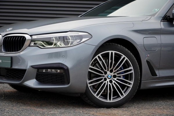 BMW 5 Serie 530e High Executive / M-Sport / Drive Assist Plus / Stoel-Stuurverwarming