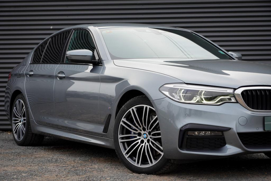 BMW 5 Serie 530e High Executive / M-Sport / Drive Assist Plus / Stoel-Stuurverwarming