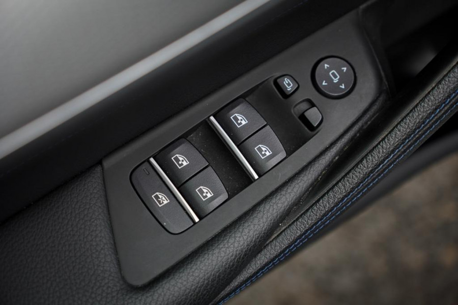 BMW 5 Serie 530e High Executive / M-Sport / Drive Assist Plus / Stoel-Stuurverwarming