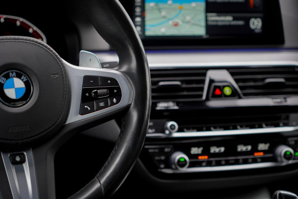 BMW 5 Serie 530e High Executive / M-Sport / Drive Assist Plus / Stoel-Stuurverwarming